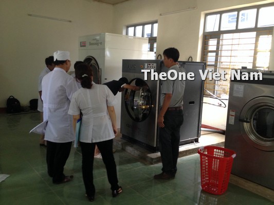 Kiểm tra, vận hành hệ thống giặt công nghiệp bệnh viện Quỳ Hợp